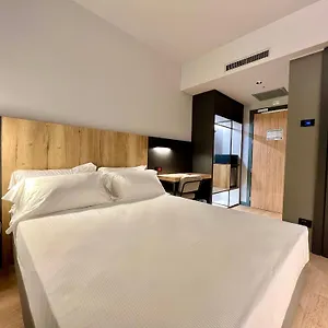 Leonessa Hotel