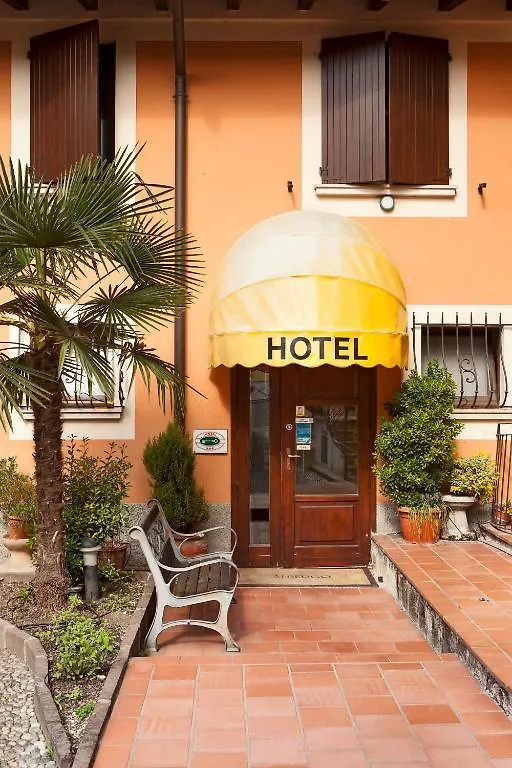 Hotel Antica Fonte Brescia 3*,